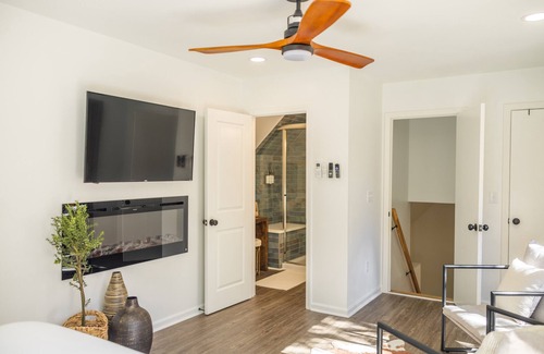 Hendersonville Casa | Power & Water/Disaster Relief Stays/2BR 2BA