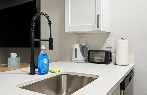 Village Grove Apartamento | 2BR Gem+2Bd+70"SmartTV+FreeParking