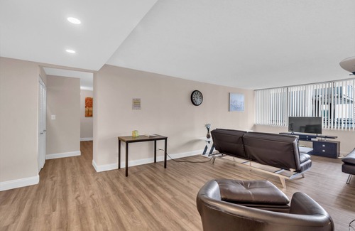 Crystal City Apartamento | 2BR Modern Apt with Easy Access to City