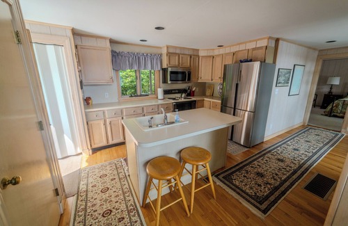 Damariscotta Casa | 2BR, 2BTH, Lakeside, Entorno privado, Minutos de compras, restaurantes y actividades