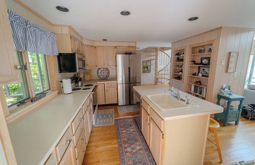 Damariscotta Casa | 2BR, 2BTH, Lakeside, Entorno privado, Minutos de compras, restaurantes y actividades