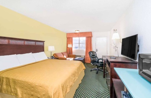 Lookout Valley Neighborhood Association Hotel | 3 Affordable Units Steps from Chattanooga Attractions! Pool Access