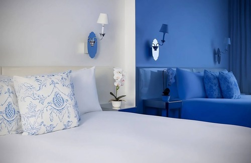 SoHo Hotel | 3 Awe-Inspiring Units w/ City Skyline Background Views! Pets Allowed, Parking!