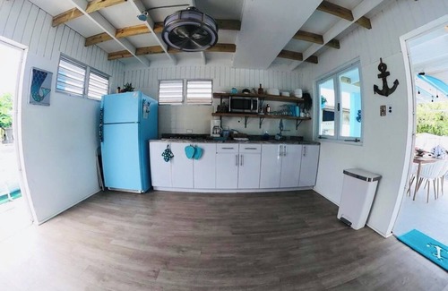Puerto Rico Chalet De Esquí | Flambo Beach House Combate, 3-bedroom chalet walking distance to the beach