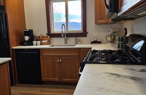 Keene Casa | Available for your late summer ADK High Peaks Adventures!!
