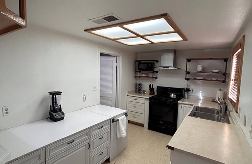 Merced Casa | 3 bed 2bath Pet friendly