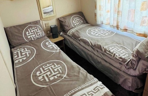 Leysdown-on-Sea Cabina | Seaside Charm Carvan in Leys down on sea