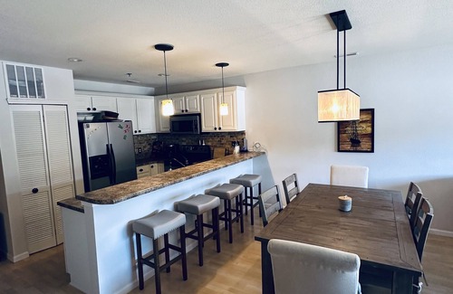 Camdenton Condominio | 3 bed condo, Lochaven, elevator, close to the pool at the 31 mm - best COVE!