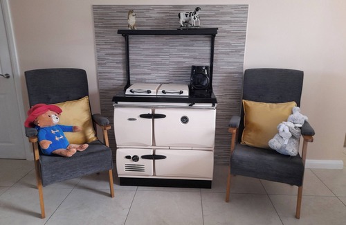 Strabane Casa | 3 Bed Farmhouse - Sleeps 6 - Wifi - Parking