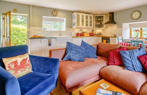 Abergavenny Casa | 3 Bed in Crickhowell 48309