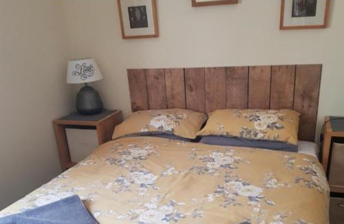 Chateau-Garnier Villa | 3 Bed Villa Sleeps 5 - Hot Tub Pool Parking