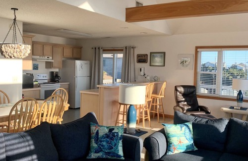 Frisco Casa | 3 Bedroom 2.5 Bath- Beautiful Oceanview Cottage 2 Minute Walk to Remote Beach.