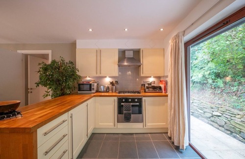 Carnon Downs Cabaña | 3 Bedroom 5* cottage with private hot tub