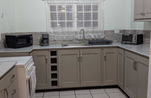 Goodwood Park Apartamento | 3-bedroom apartment in terrific Diego Martin with WiFi, AC.