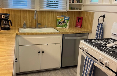 Balboa Island Cabaña | A media cuadra de todo. Casa de playa de 3 dormitorios en la isla Balboa