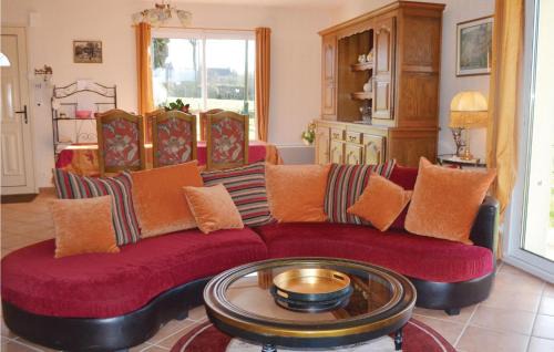 Guehenno Casa | 3 Bedroom Beautiful Home In Guehenno