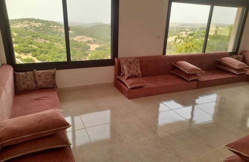 Ajloun Governorate Casa | 3-bedroom building in delightful عجلون with AC