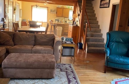 Grayling Cabina | CABINA FAMILIAR Cerca; Ausable río, kayak, tubos, pesca.