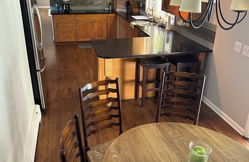 Danbury Casa | 3-bedroom Candlewood Lakeside house