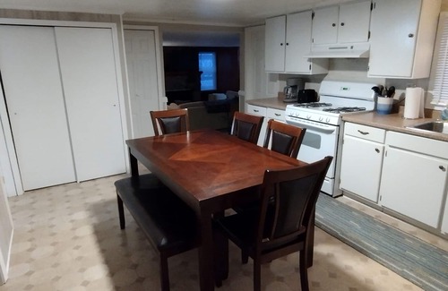 Gaylord Cabaña | Cabaña Iron Belle Trailside de 3 dormitorios