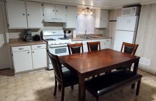 Gaylord Cabaña | Cabaña Iron Belle Trailside de 3 dormitorios