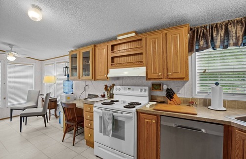 Roper Cabaña | 3 Bedroom Cottage walking distance to the Sound and one hour to the Outer Banks.