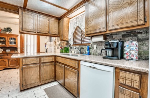 Yukon Casa | 3 bedroom Home in Yukon!