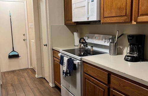 John T White Casa | 3 Bedroom home, minutes from DFW entertainment