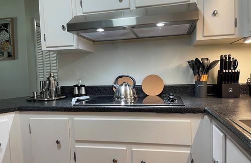 Isle of Hope Historic District Casa | 3-bedroom house in charming Savannah with AC