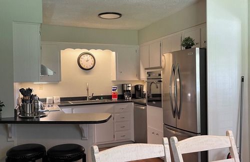 Isle of Hope Historic District Casa | 3-bedroom house in charming Savannah with AC