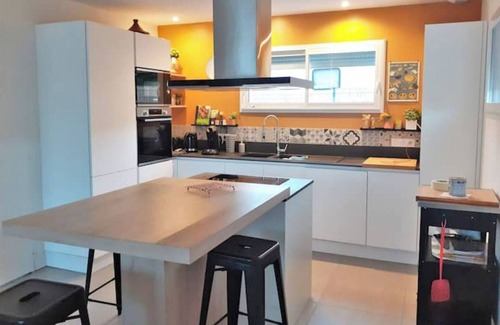 Salles Casa | 3 bedroom house on the edge of a forest