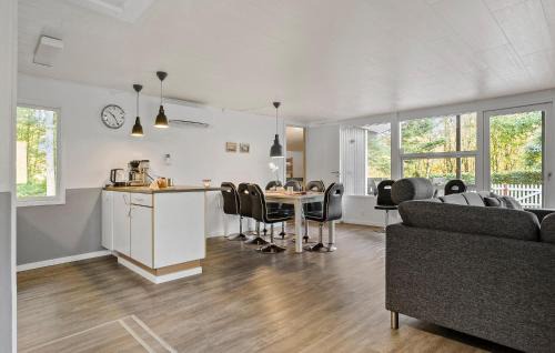 Arrild Ferieby Casa | 3 Bedroom Pet Friendly Home In Toftlund