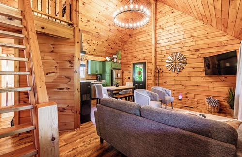 Fulton County Cabina | 3-bedroom remote cabin on lake with trails to hike. Peaceful getaway from it all