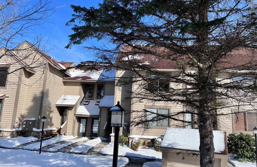 White Condominio | 3-bedroom Ski-In / Ski-Out at 7 Springs