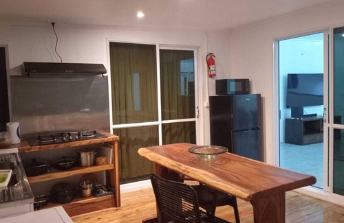 Wailoloa Apartamento | 3-Bedroom Wailoaloa Getaway in Nadi, Fiji — 5 Minute Walk to Beach & Local Eats