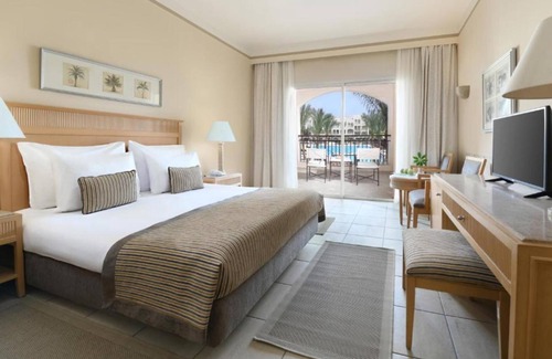 Makadi Bay Hotel | 3 Family-Friendly Rooms: Convenient Access to Makadi Water World Aqua Park