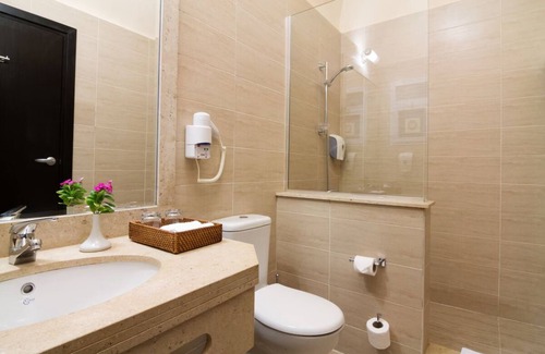 Makadi Bay Complejo | 3 Kid-Friendly Rooms with Balcony and Pool Near Makadi Aqua Park