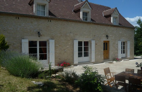 Rocamadour Cabaña | A 3 kms de Rocamadour: remanso de paz, en una casa de 4 estrellas.