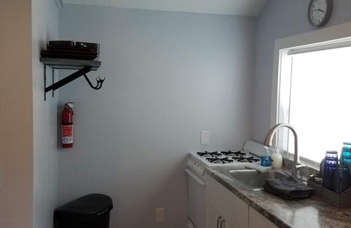 Geneva-on-the-Lake Cabaña | 3 Little Cottages - #1 Sundance Cottage