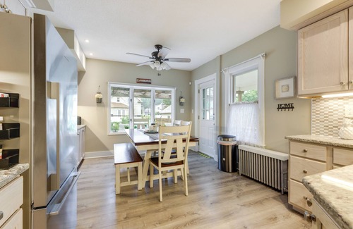 Springfield Casa | 3 Mi to Dtwn: Springfield Home w/ Deck!