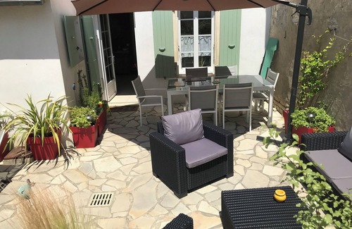 Sainte-Marie-de-Re Casa | Casa con patio al sur en La noue.