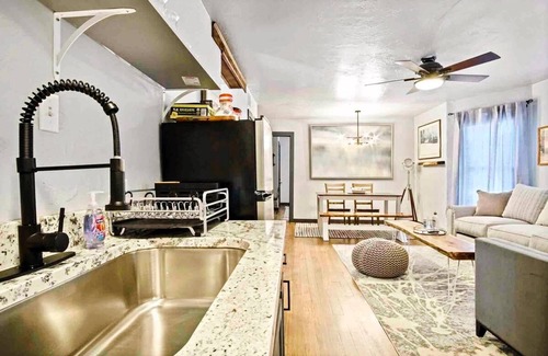 Central Oklahoma City Apartamento | 3-story 6-bedroom 4 Bathrooms 3min-asian Dist