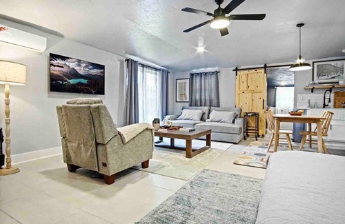 Central Oklahoma City Apartamento | 3-story 6-bedroom 4 Bathrooms 3min-asian Dist