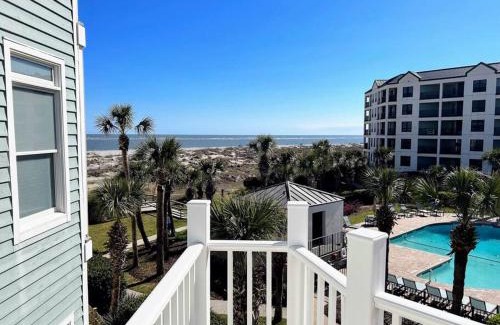 Isle of Palms Apartamento | 3 Summer Dunes - Classic Ocean View Beach House!