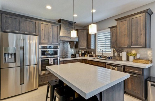 Herriman Casa | 30+ Day Heaven! Pets! Garage! Fenced Yard! Parks!