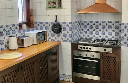 Recas Villa | A 30 min de Puy de Fou. Piscina,bbcoa,A/A,Wifi gratis,jardín, terraza con vistas