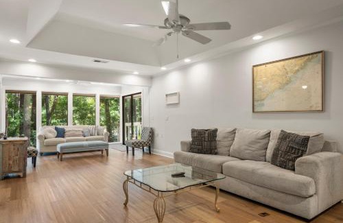 West Beach Casa | 31 Inlet Cove Cottage by Akers Ellis Rentals