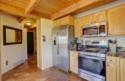 Three Peaks Casa | 3200 + SF Log Home 4BR / 4BA Plus Loft con impresionantes vistas; Minutos a las estaciones de esquí