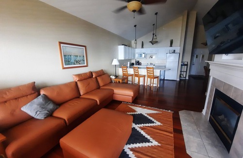 Delavan Lake Condominio | 321 - Lakefront Condo, Impresionantes vistas, piscinas, perfecto para las familias