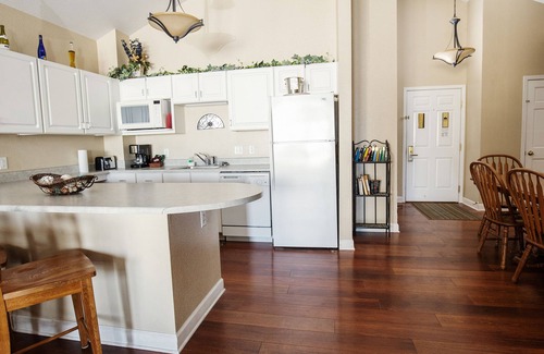 Delavan Lake Condominio | 321 - Lakefront Condo, Impresionantes vistas, piscinas, perfecto para las familias